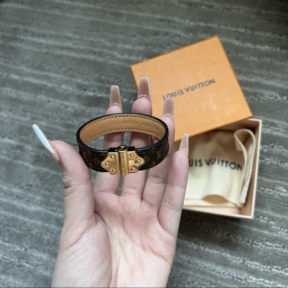 Louis Vuitton bracelet - Picture 1 of 2